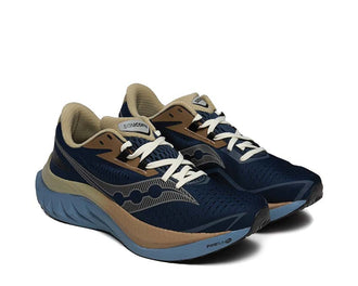 Saucony Endorphin Speed 4 Navy Elm vista lateral — parte superior de malla transpirable