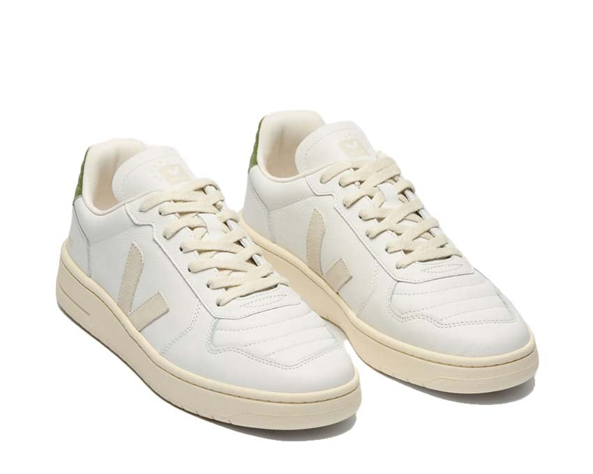 Veja V-82 II Grained Leather VF3321146A