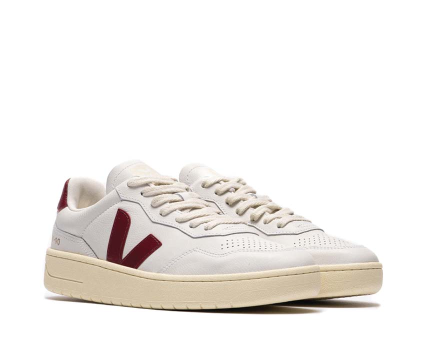 Veja V-90 O.T. Leather White / Marsala VD2003657A