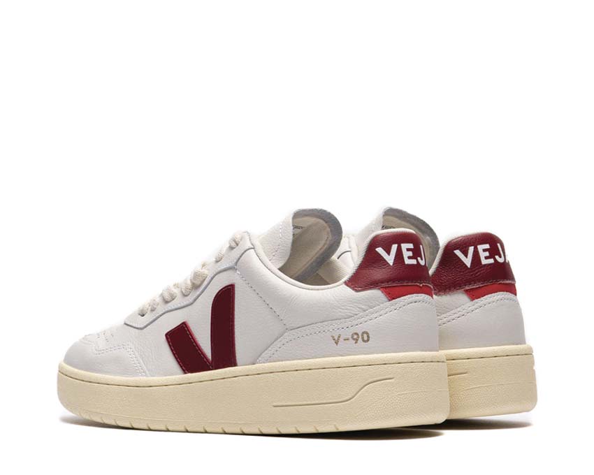 Veja V-90 O.T. Leather White / Marsala VD2003657A