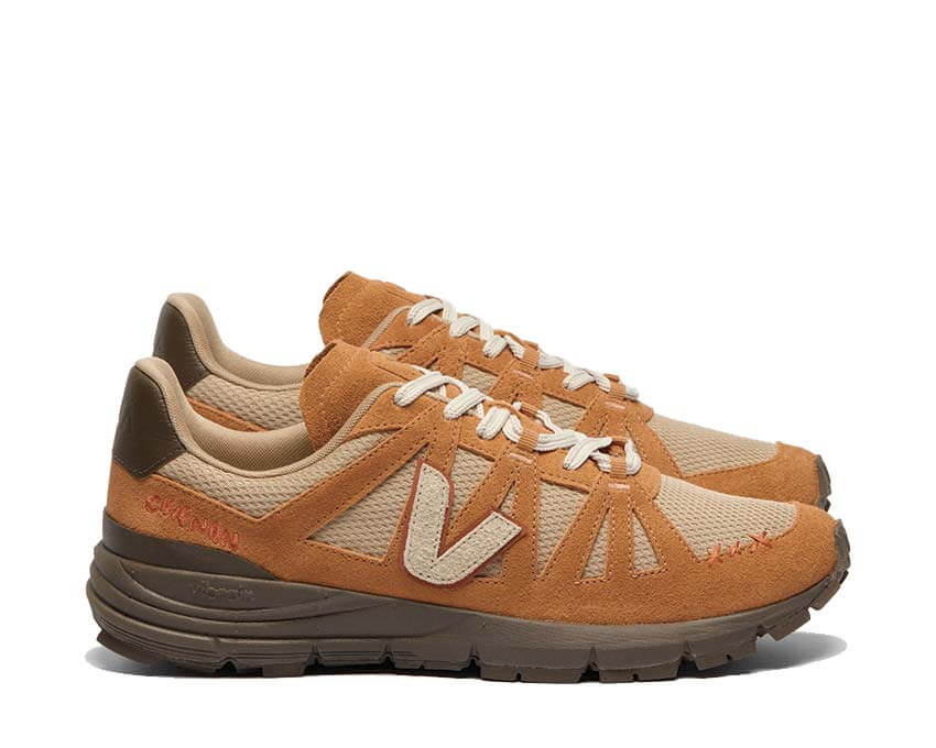Veja x CARNAN Salar Umber vista laterale — dettagli CARNAN Umber