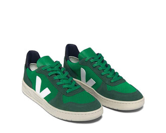 Veja V-10 Suede Emeraude Pierre Black vista laterale — scamosciato verde smeraldo tricolore