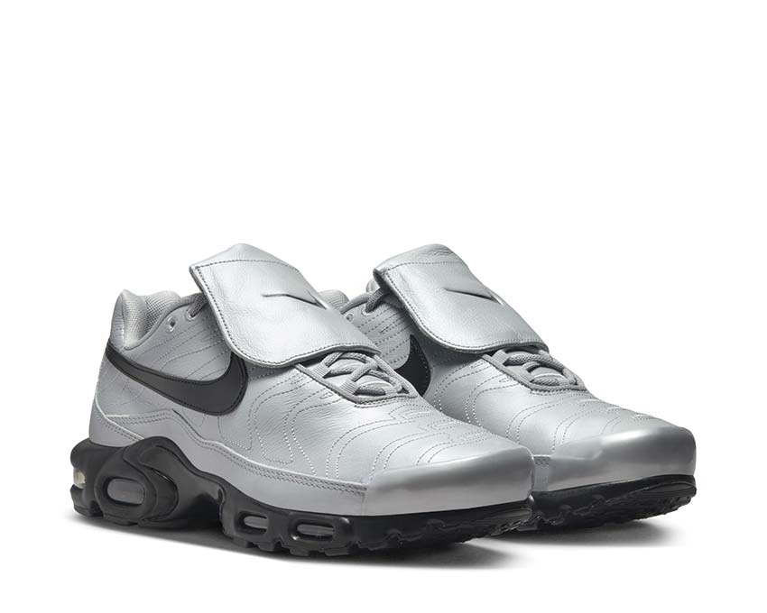 Nike Air Max Plus Wolf Grey / Black - Metallic Silver HM6850-001