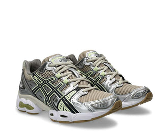 Asics Gel Nimbus 9 Feather Grey Carrier Grey vista lateral — parte superior de malla