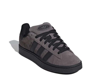 Adidas Campus 00s Charcoal Black vista lateral — 3 rayas gamuza perfil bajo