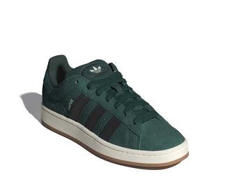 Adidas Campus 00s Collegiate Green vista lateral — perfil ante y suela plana de goma
