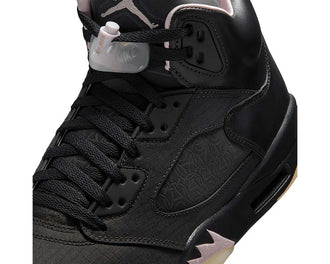 Air Jordan 5 Retro x PSG Off Noir — dettaglio tomaia pelle e tessuto PSG