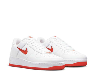 Nike Air Force 1 Low Retro White vue latérale — cuir lisse University Red