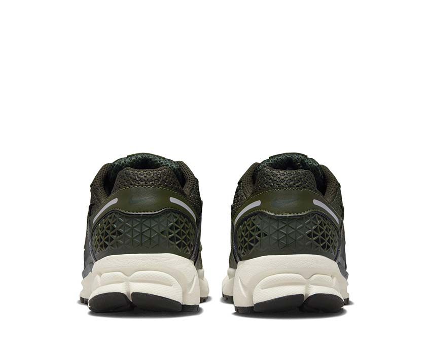 Nike Air Zoom Vomero 5 W Cargo Khaki / Sequoia - Sail - Metallic Silver FQ8898-325