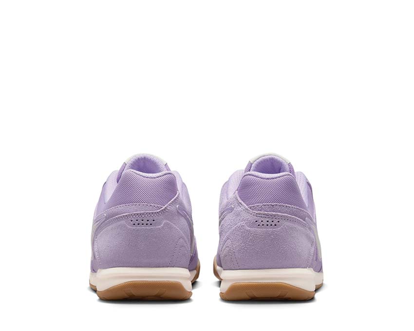 Nike Gato "Hydrangeas"