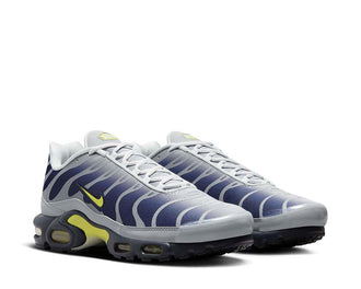 Nike Air Max Plus Metallic Silver vista lateral — parte superior mesh plateada TN