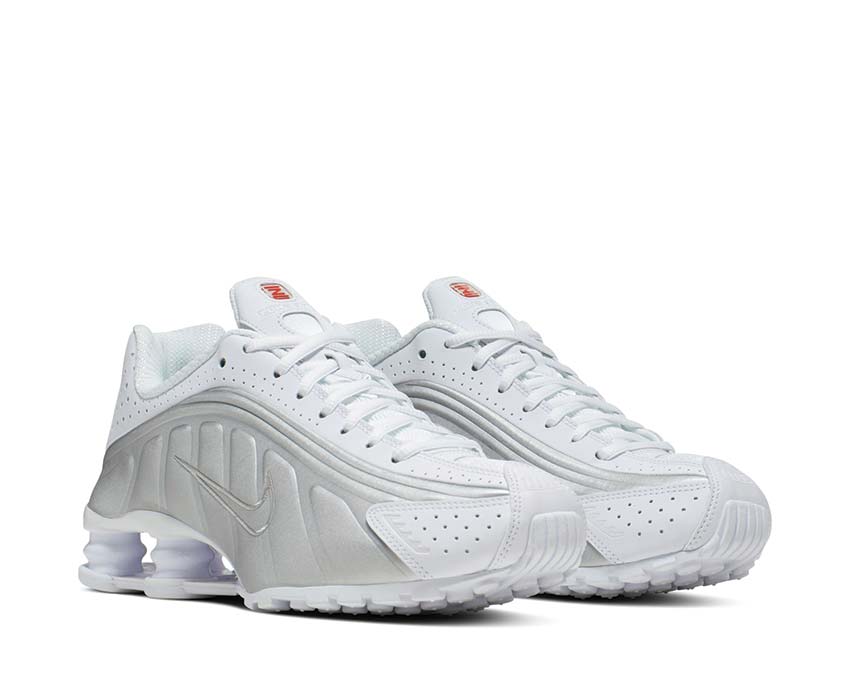 Nike Shox R4 White / Metallic Silver - Max Orange AR3565-101