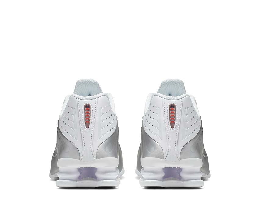 Nike Shox R4 White / Metallic Silver - Max Orange AR3565-101