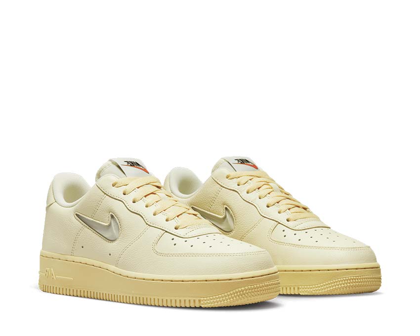 Nike Air Force 1 '07 LX Coconut Milk / Light Bone - Lemon Wash DO9456-100