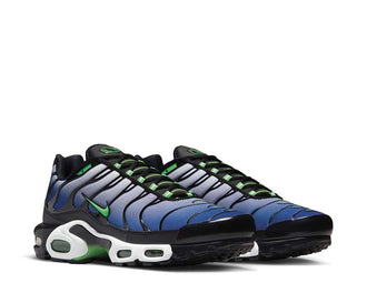 Nike Air Max Plus Black Scream Green vista lateral — mesh gradiente