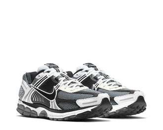 Nike Zoom Vomero 5 SE SP Dark Grey side view — grey mesh and overlays